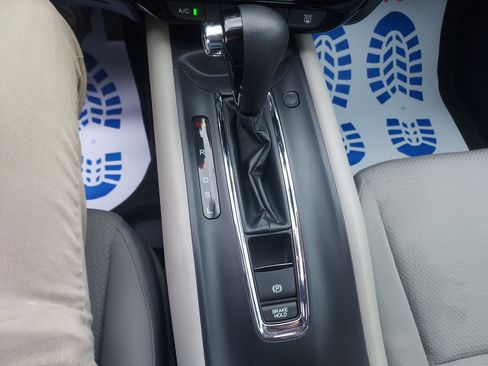 Used 2019 Honda HR-V LX image 31