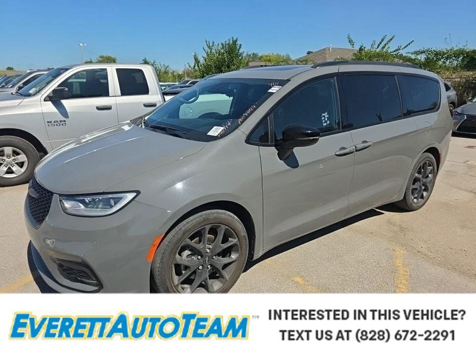 Used 2024 Chrysler Pacifica Touring-L w/ S Appearance Package FWD image 1