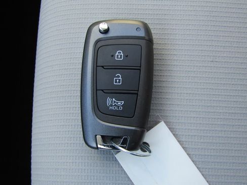 Used 2021 Hyundai Venue SEL image 30