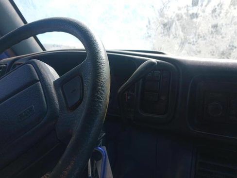 Used 1995 Plymouth Voyager FWD image 30