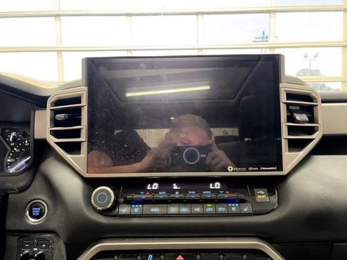 Used 2022 Toyota Tundra Limited AWD/4WD image 22