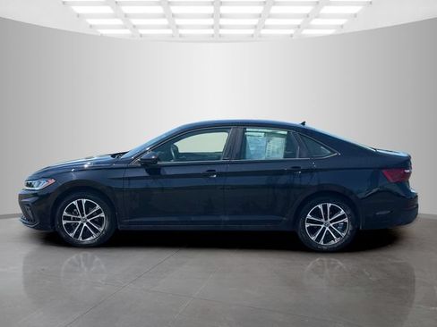 Used 2025 Volkswagen Jetta Sport FWD image 4