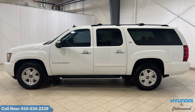Used 2007 Chevrolet Suburban LT w/ LT Preferred Equipment Group AWD/4WD image 5