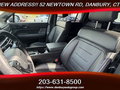 Used 2025 Hyundai Santa Fe Calligraphy AWD/4WD image 15