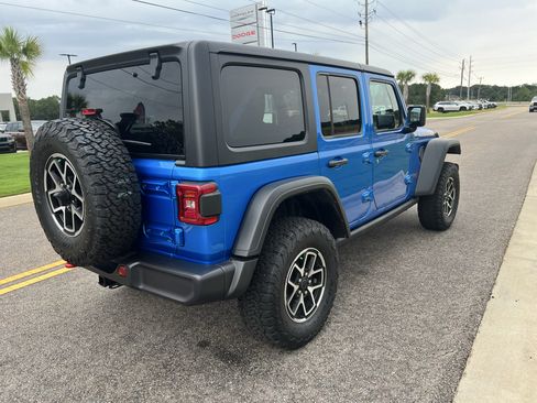 Certified 2025 Jeep Wrangler Unlimited Rubicon w/ Convenience Group AWD/4WD image 6