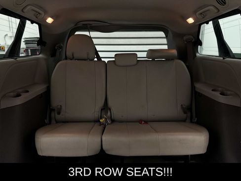 Used 2018 Toyota Sienna XLE w/ XLE Navigation Package FWD image 9