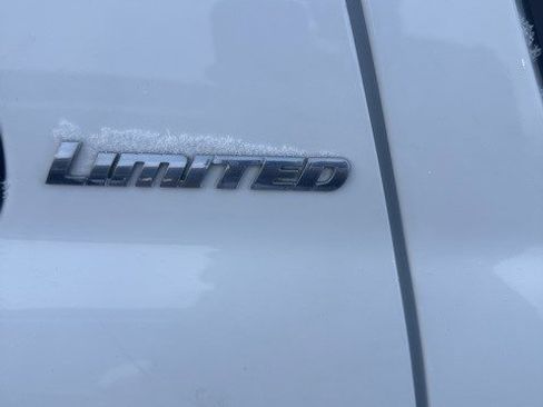 Used 2014 Toyota Sequoia Limited image 19