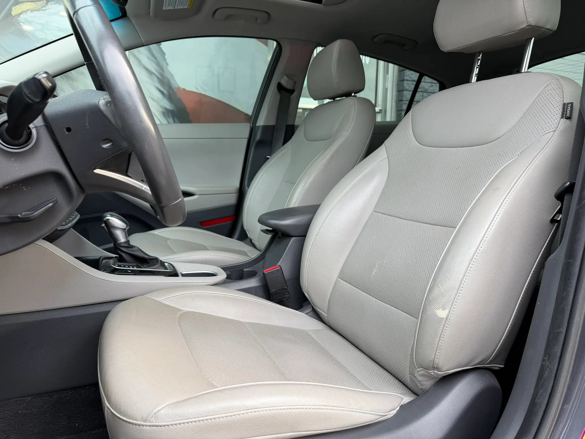 Used 2017 Hyundai Ioniq Limited FWD image 10