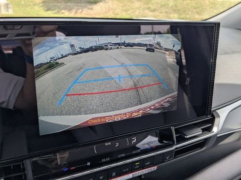 New 2026 Toyota Sienna XLE image 21