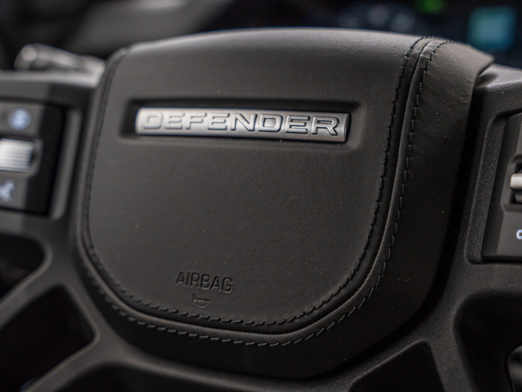 New 2026 Land Rover Defender 90 V8 AWD/4WD image 31