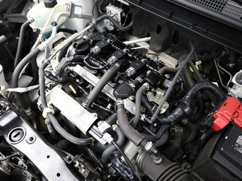 Used 2022 Nissan Kicks S image 8