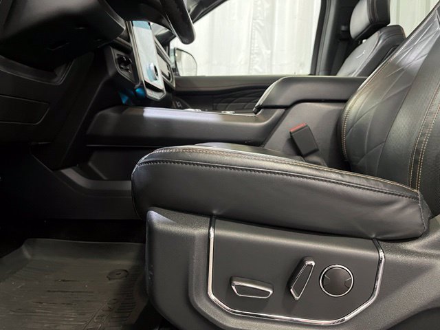 Used 2022 Ford Expedition Platinum AWD/4WD image 18