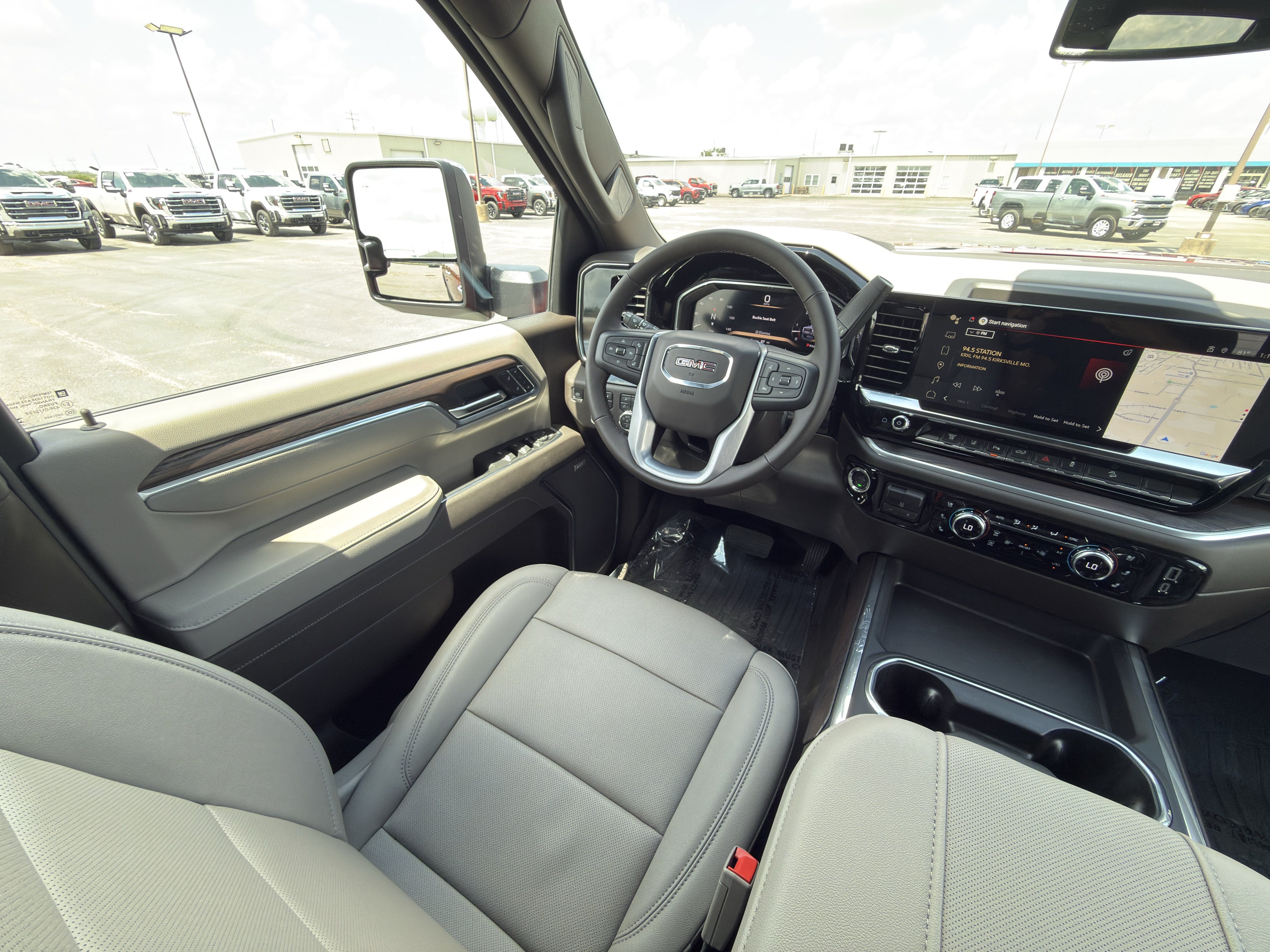 New 2026 GMC Sierra 3500 SLT w/ SLT Premium Package AWD/4WD image 17