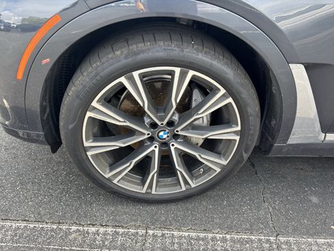 Used 2020 BMW X7 xDrive40i w/ Premium Package AWD/4WD image 12