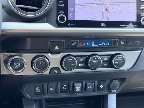 Certified 2020 Toyota Tacoma Limited AWD/4WD image 5