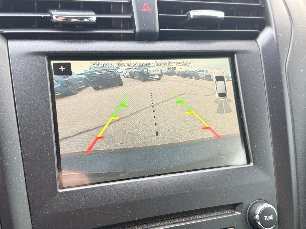 Used 2018 Ford Fusion SE w/ Equipment Group 201A FWD image 26