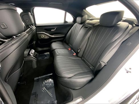 Certified 2022 Mercedes-Benz S 500 4MATIC image 17