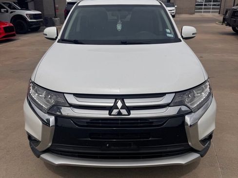 Used 2018 Mitsubishi Outlander SE FWD image 1