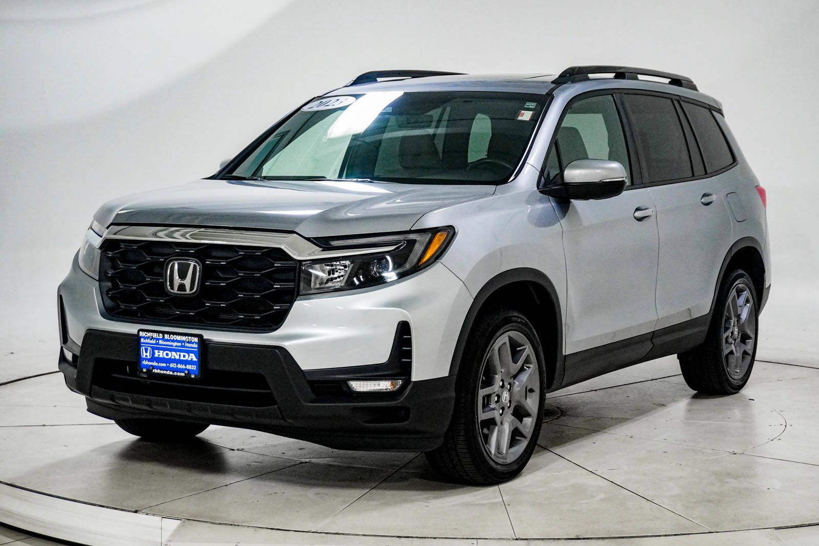 Used 2023 Honda Passport EX-L image 3