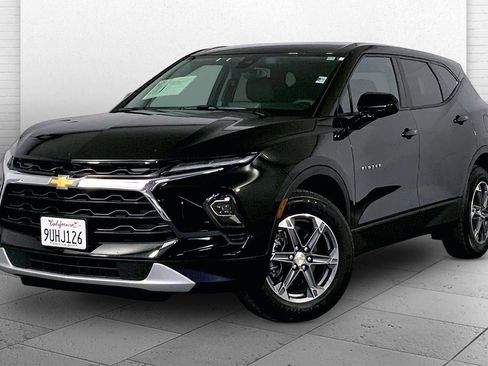 Used 2025 Chevrolet Blazer LT image 12