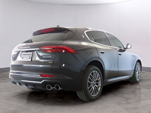 New 2024 Maserati Grecale GT image 7