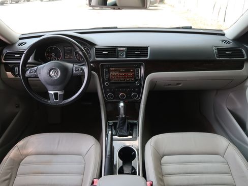 Used 2014 Volkswagen Passat TDI SEL Premium FWD image 10