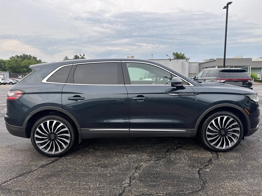 Used 2023 Lincoln Nautilus Black Label w/ Class II Trailer Tow Package AWD/4WD image 7