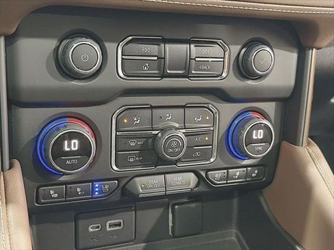 Used 2023 Chevrolet Tahoe High Country w/ Premium Package 2 image 13