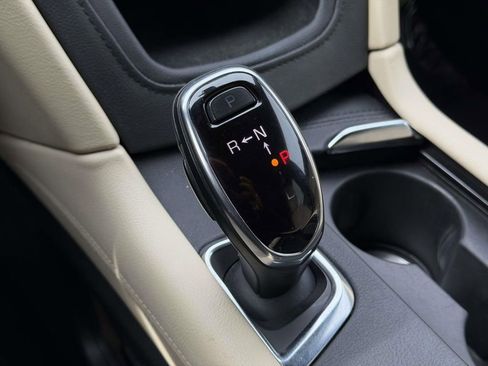 Used 2019 Cadillac XT5 Luxury image 25