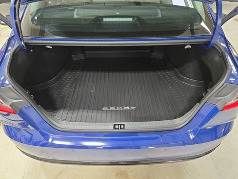 Used 2025 Toyota Camry XLE image 14
