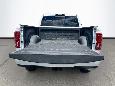 New 2026 RAM 2500 Laramie AWD/4WD image 28