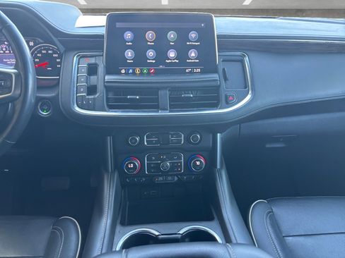 Used 2021 Chevrolet Suburban Premier w/ Premium Package image 3