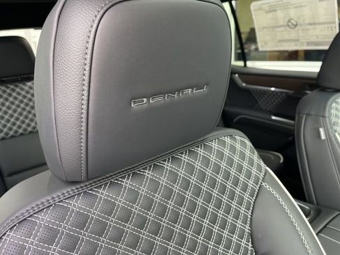 New 2026 GMC Acadia Denali w/ Super Cruise Package image 9