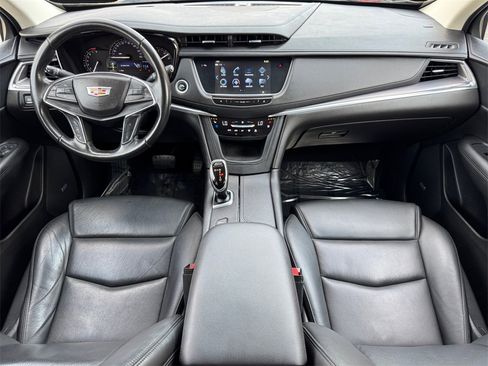 Used 2019 Cadillac XT5 Premium Luxury image 16