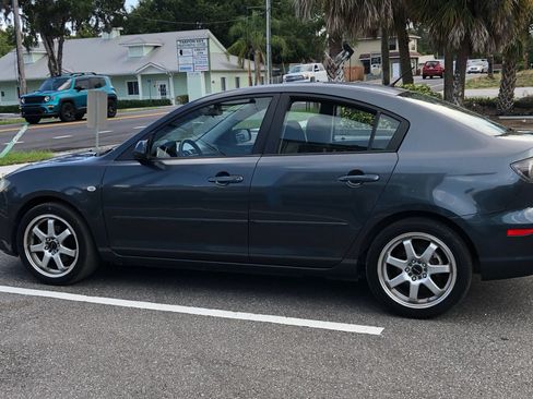 Used 2009 MAZDA MAZDA3 i Touring Value FWD image 6