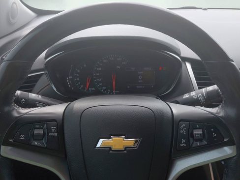 Used 2019 Chevrolet Trax LT w/ LT Convenience Package FWD image 31