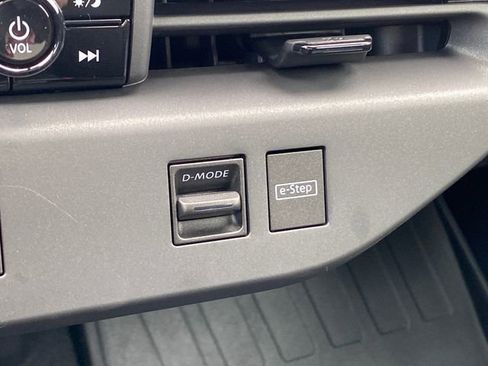 New 2026 Nissan Leaf image 18