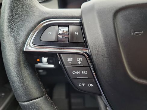 Certified 2023 Lincoln Nautilus FWD w/ Premium Package image 22