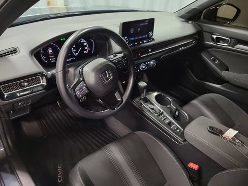 Used 2025 Honda Civic Sport image 16