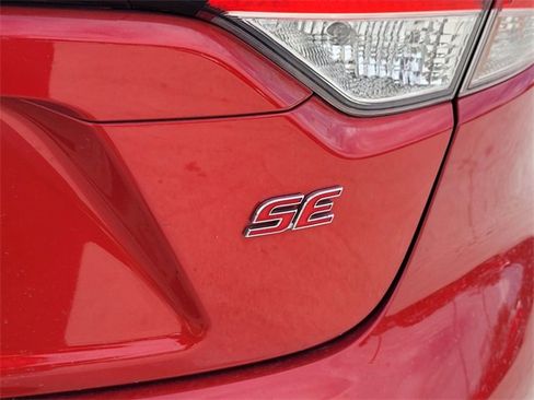 Used 2021 Toyota Corolla SE image 11