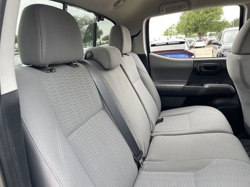 Used 2018 Toyota Tacoma SR5 RWD image 26