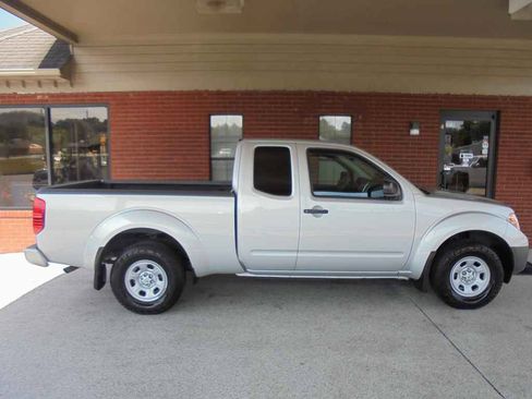 Used 2019 Nissan Frontier S w/ Work Truck Package RWD image 2