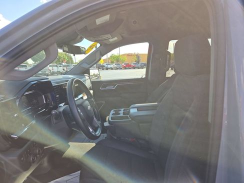 Used 2024 Chevrolet Silverado 1500 LT AWD/4WD image 18