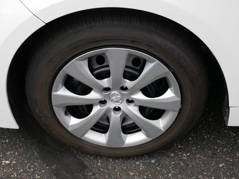 Used 2023 Toyota Corolla LE FWD image 15
