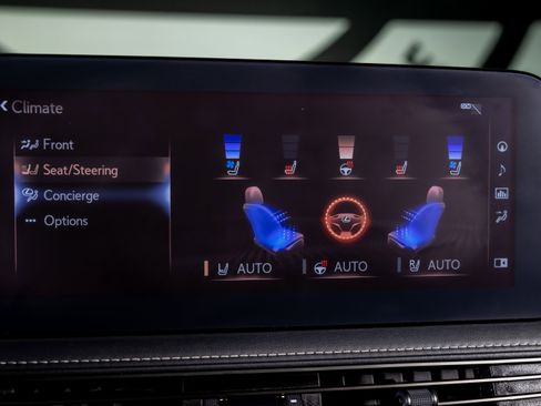 Used 2021 Lexus LS 500 w/ Accessory Package (Z2) image 17