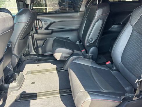 Used 2025 Toyota Sienna XSE FWD image 17