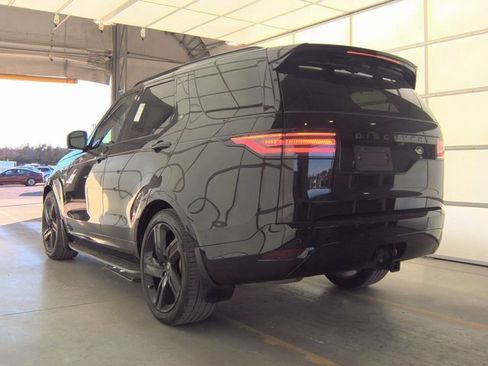 Used 2023 Land Rover Discovery S R-Dynamic image 4