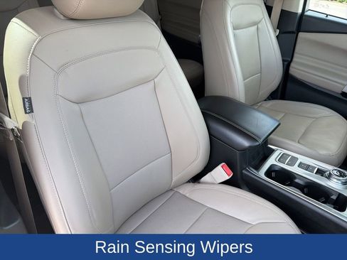 Used 2022 Ford Explorer Limited w/ Limited Technology Package image 31