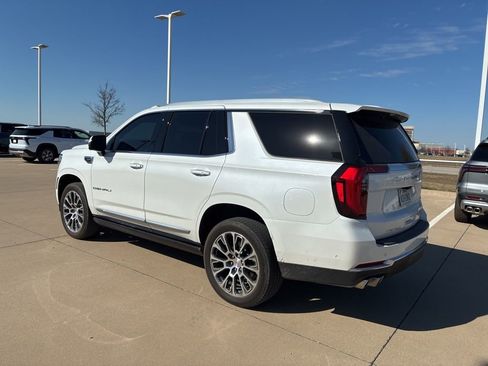 Used 2025 GMC Yukon Denali w/ Denali Reserve Package image 3