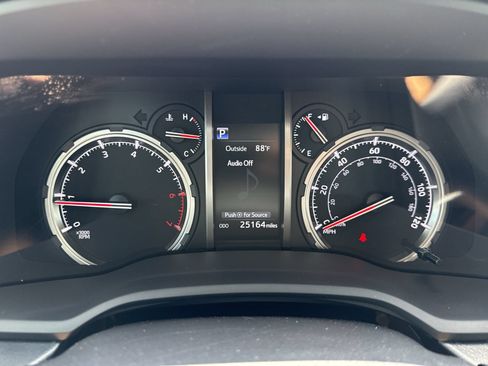 Certified 2024 Toyota 4Runner TRD Off-Road Premium w/ Moonroof Package AWD/4WD image 10